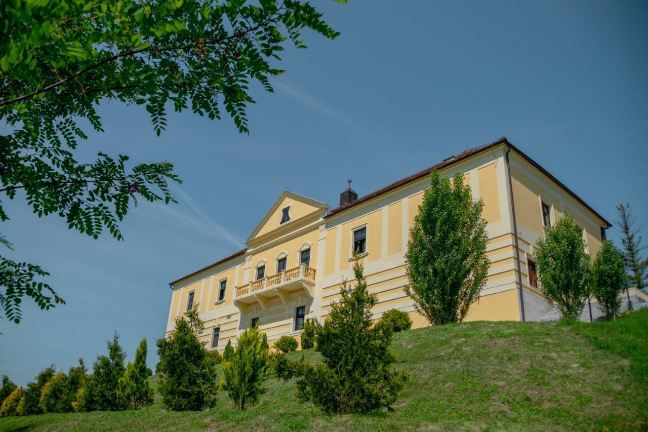 Hotel & Restoran Dvorac Gjalski Zabok Dış mekan fotoğraf