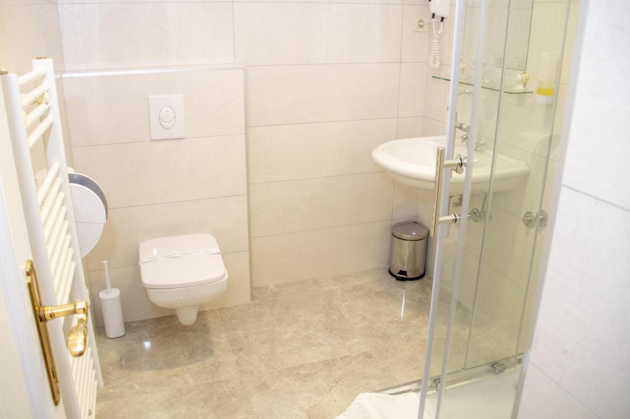 Hotel & Restoran Dvorac Gjalski Zabok Dış mekan fotoğraf