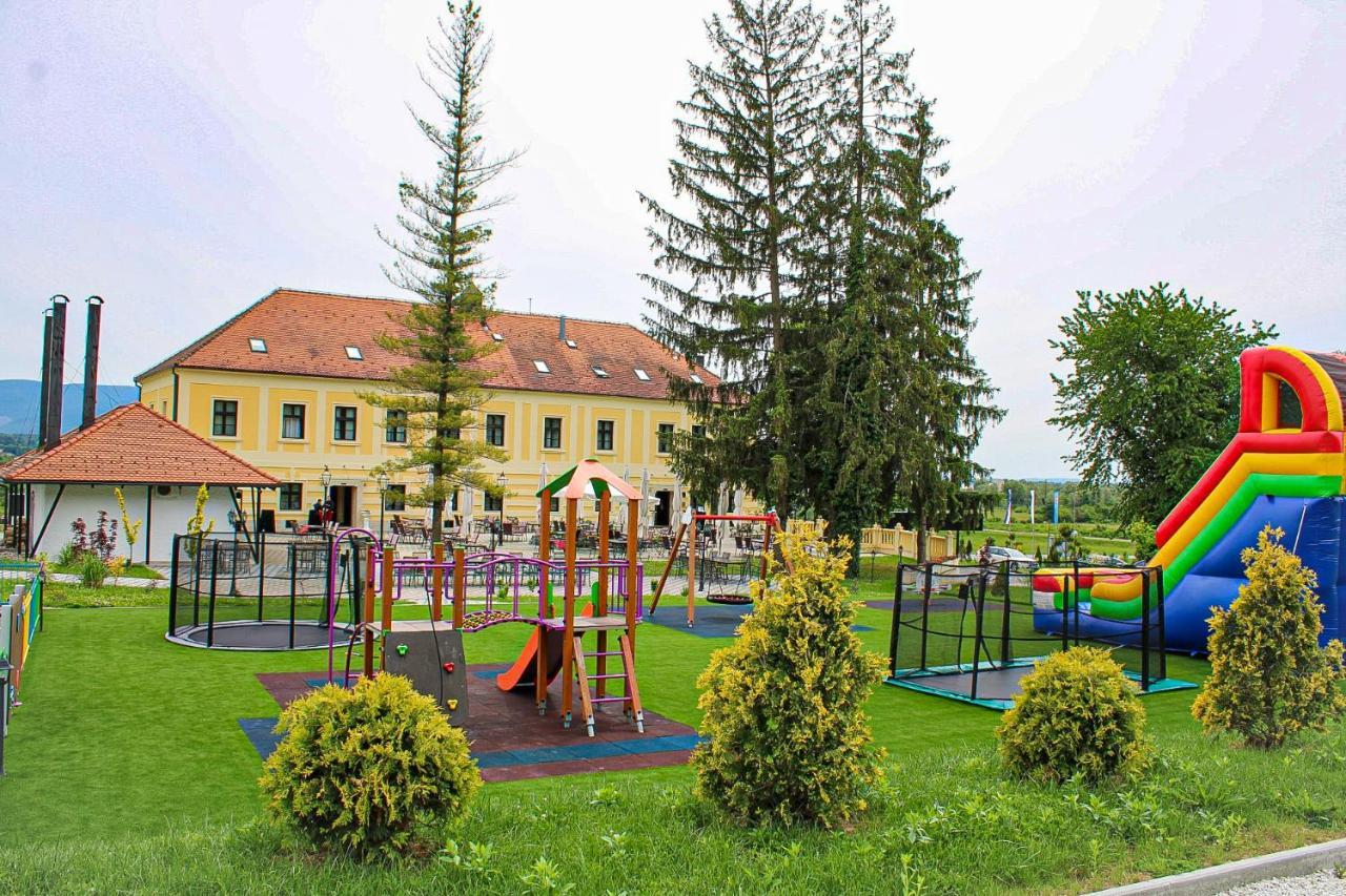 Hotel & Restoran Dvorac Gjalski Zabok Dış mekan fotoğraf